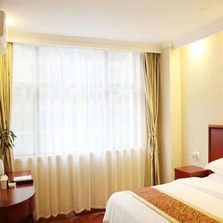 Greentree Inn Bole Wanxianghui Express Hotel Extérieur photo
