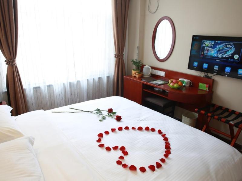 Greentree Inn Bole Wanxianghui Express Hotel Extérieur photo