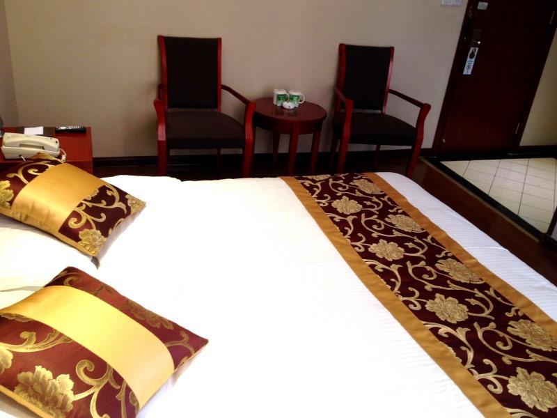 Greentree Inn Bole Wanxianghui Express Hotel Extérieur photo