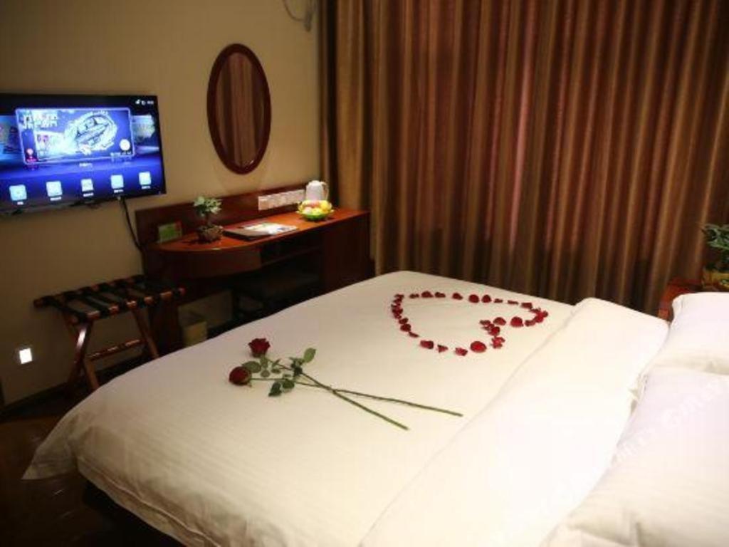 Greentree Inn Bole Wanxianghui Express Hotel Extérieur photo