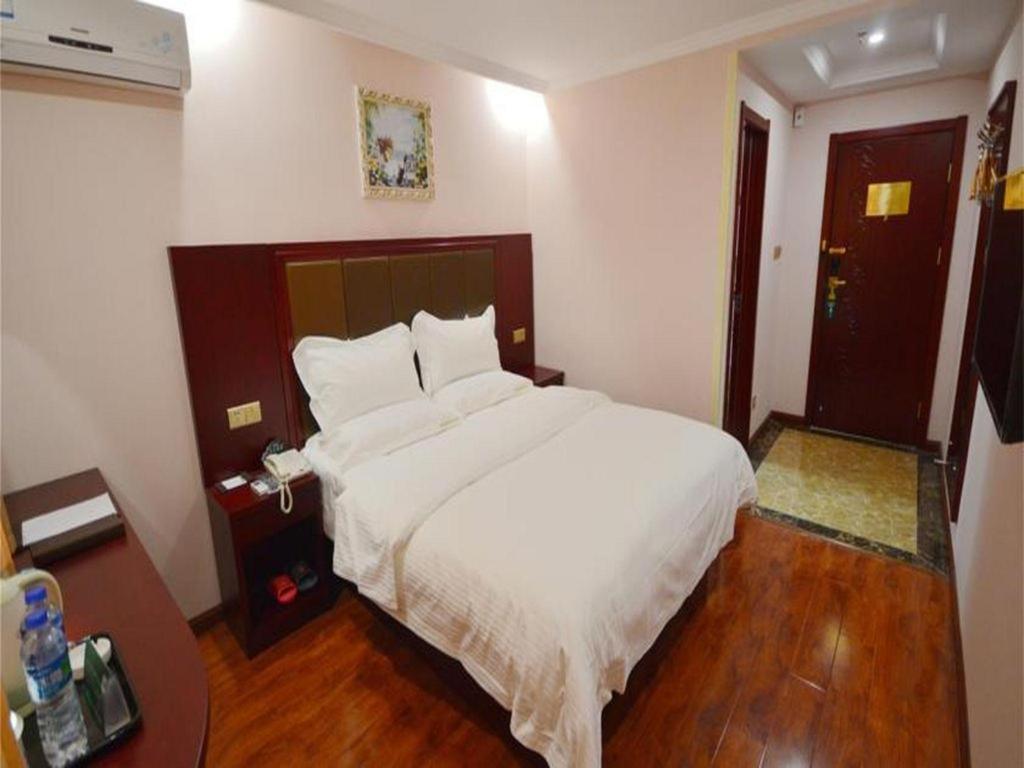 Greentree Inn Bole Wanxianghui Express Hotel Extérieur photo